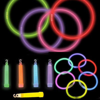 Assortiment de 200 bâtons lumineux (100 bracelets, 50 colliers et 50 bâtons de 10 cm)
